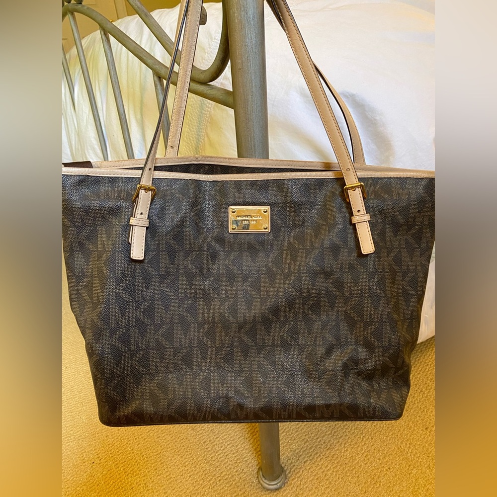 Michael Kors Jet Set MK Tote